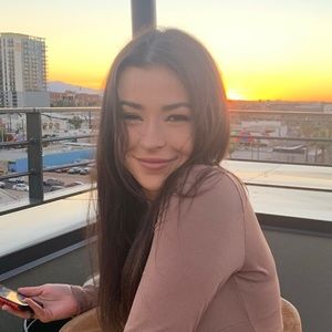 Meet your Posher, Alyx